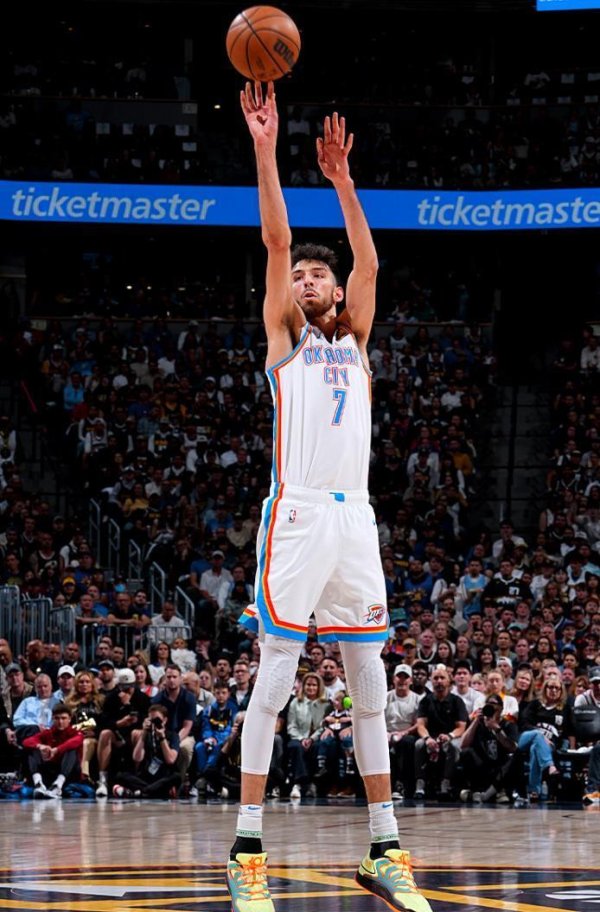 股牛网 四人得分20+! 掘金113-104加时赢下小天王山, 系列赛2-1领先